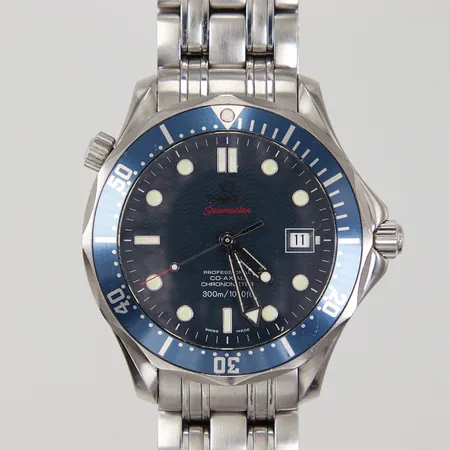 Herrur Omega Seamaster Professional Co-Axial Cronometer 300m/1000ft, automatisk, datum, safirglas, refnr: 2220.80.00, serienr: 81759327, Ø 41mm, länk med viklås, total längd ca 18cm, går men har servicebehov, fuktskadad, rost på boettlock/boett/verkhållare mm, inga tillbehör
