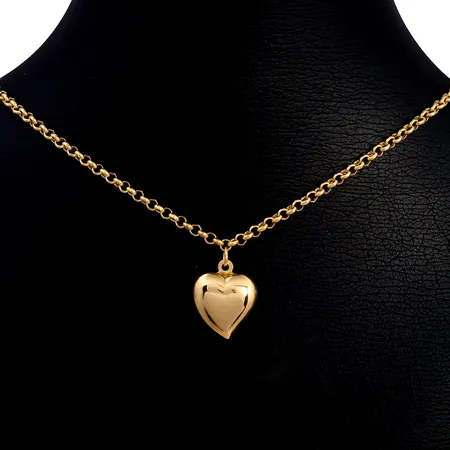 Collier, 18K guld, Ankarlänk med integrerat Hjärta, Guldfynd (GHA), längd 44,5 cm, bredd 2,7 mm, hängets längd inkl. ögla 17 mm, hjärtats bredd 14 mm, tjocklek 5,3 mm, fint skick Vikt: 5,8 g