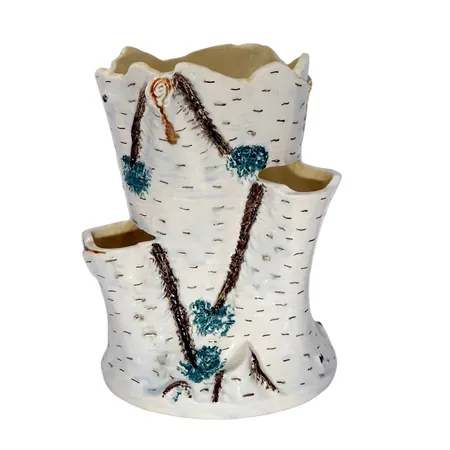 Ytterfoder "Stubbe", Gustavsberg, flintgods, omkring sekelskiftet 1900, märkt i botten med bl.a. Gustafsberg 95 PZ, höjd 24 cm, botten diameter 17,5 cm, inga nagg eller glasyrdefekter, fräsch dekor, naturligt bruksslitage inuti, någon lätt missfärgning, små krackelyr i botten, hårfin rispa/spänningsspricka ca. 6-7 cm, överlag i fint bruksskick, vikt omkring 1600 gram Skickas med postpaket.