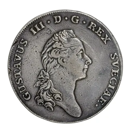 Silvermynt Sverige - Gustav III, 1 Riksdaler 1776, Ø41 mm, cirkulerad, spår av broschmontering, rengjord Vikt: 28,9 g