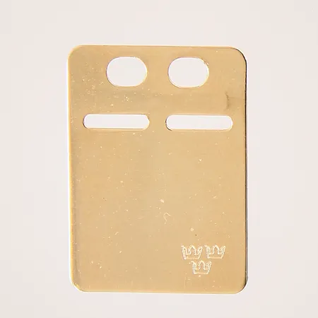 Hänge bricka, 22x16mm, gravyr, 18K  Vikt: 1,2 g