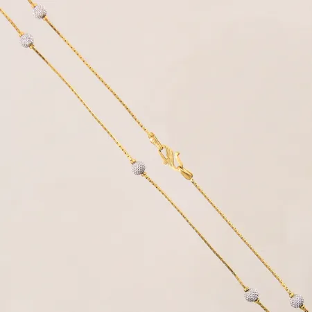 Collier med integrerade kulor, längd: 46cm, bredd: 0,8-4,1mm, tvåfärgad, 22K  Vikt: 6,3 g