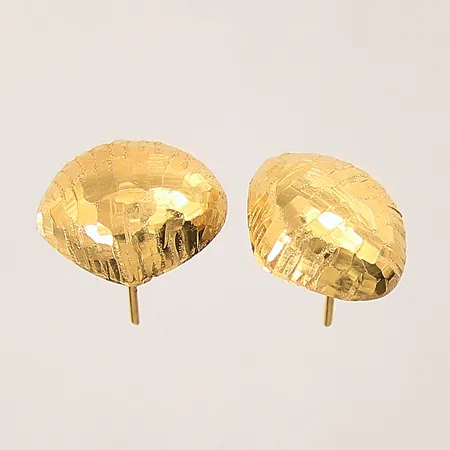 Ett par örhängen, Ø17x14mm, skeva, 18K  Vikt: 2,4 g