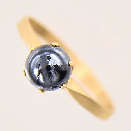 Ring med hematit, stl 17¼, bredd 2-6,5mm, 18K Vikt: 2,2 g