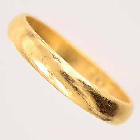 Ring, slät, stl: 19, bredd: 3,6mm, gravyr, 23K  Vikt: 4,7 g