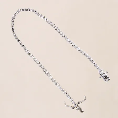 Armband med vita stenar, Rivière, längd: 18cm, bredd: 2,5mm, silver 925/1000 Vikt: 5,8 g