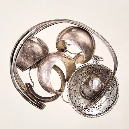 Diverse silversmycken, defekt, silver 925/1000 Vikt: 39,7 g