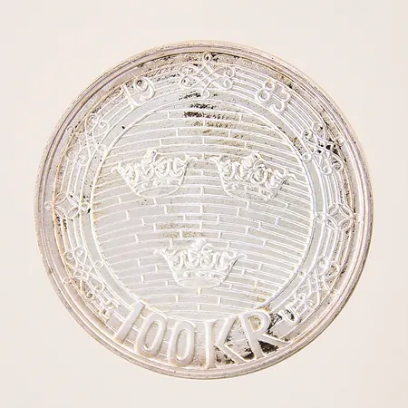 Mynt Sveriges Riksdag Helgeandsholmen, 100kr, Ø31,7mm, etui defekt, silver 925/1000 Vikt: 16,1 g