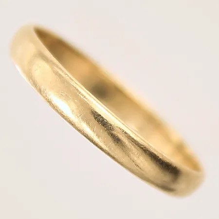 Ring, stl: 18¾, bredd: 2,9mm, gravyr, 14K  Vikt: 1,8 g