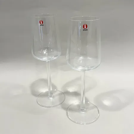 Vitvinsglas 2st, iittala, Essence, Alfredo Häberli, höjd 23cm, 33cl, klarglas, originalkartong med slitage