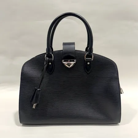 Väska, Louis Vuitton Pont-Neuf GM, 37,5 x 28 x 13cm, svart epi läder, silverfärgat beslag, modellnr: M59042, datumkod: FL2161, nycklar samt lås, mindre smuts invändigt, kvitto från Birger Jarlsgatan 2011, dustbag. 