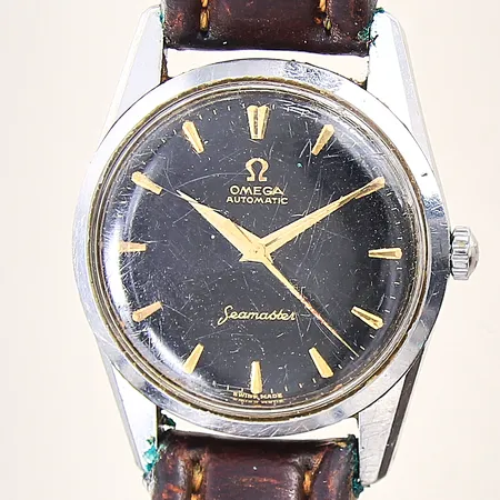 Herrur Omega Seamaster, stål, automatisk, boett-nr: 14700, kaliber: 552, verk-nr: 18268432, Ø33mm, läderband med skador, boett samt plexiglas med repor, inga tillbehör