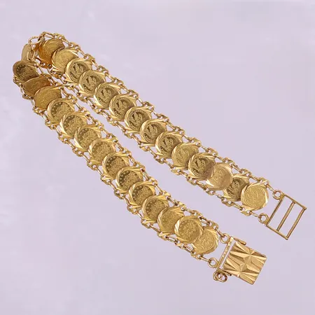 Armband med mynt, ca 17,5-18cm ,bredd 10,5mm. 21K  Vikt: 15,8 g