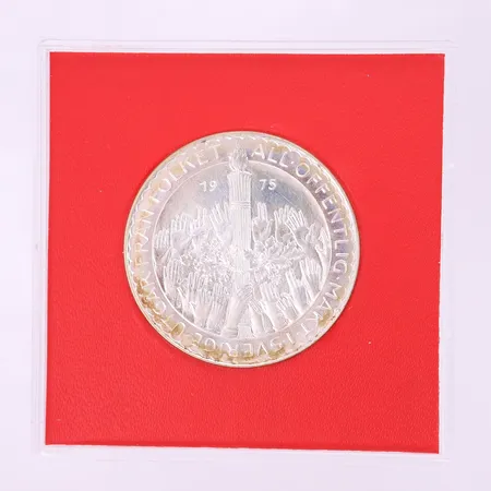 Minnesmynt, "All offentlig makt utgår från folket", 1975, nominellt värde 50kr, plastetui, silver 925/1000.  Vikt: 27 g