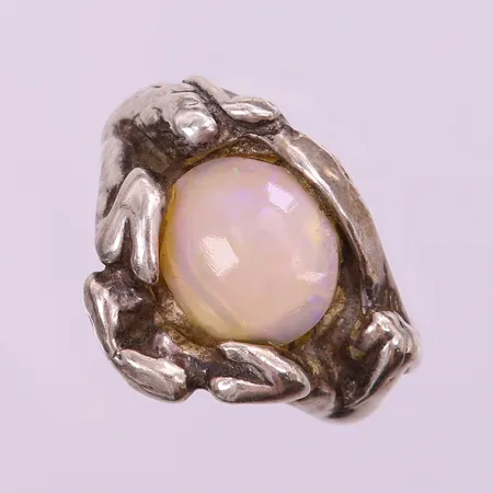 Ring med sten, stl 17½, ca bredd 3,5-18,5mm. 925/1000 silver Vikt: 10,8 g