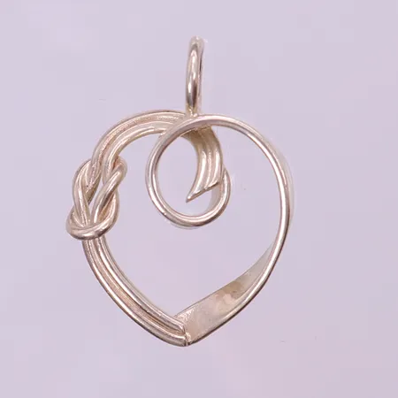 Hänge hjärta med evighetsåtta, ca 33x23,5mm. 925/1000 silver  Vikt: 4,6 g