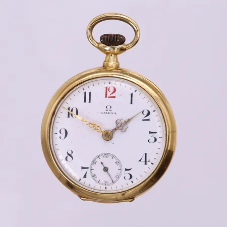 Mormorsur, Omega, med röd tolva, en boett 18K, Ø33mm, manuell, liten sekundvisare, boettnr 5605759.. 18K. Bruttovikt 28,8g 