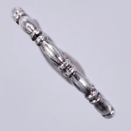 Ring mönstrad, stl ca 16¼, bredd ca 2mm, silver 830/1000  Vikt: 1,3 g