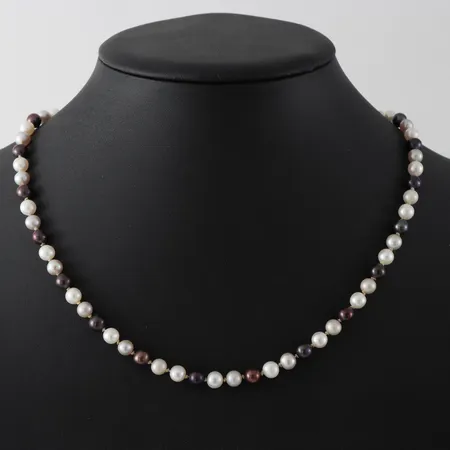Collier med odlade pärlor blandade färger Ø ca 5,5-6mm, längd ca 47 cm , lås silver  Vikt: 0 g