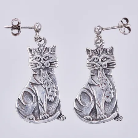 Ett par örhängen, längd ca 3,5cm, bredd ca 15mm, 925/1000 silver Vikt: 8,4 g