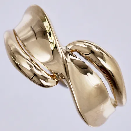 Ring, stl: 17¾, bredd: ca 2-10mm, GHA, 18K Vikt: 3,1 g