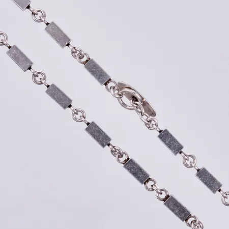 Collier, Arvo Saarela, år 1966, längd: ca 40cm, bredd: ca 4mm, 830/1000, silver Vikt: 46,6 g