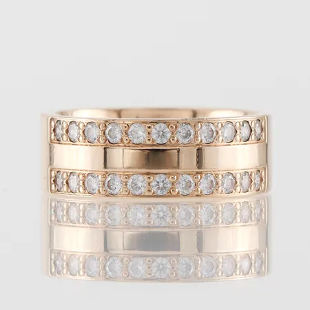 Ring Safira med stenar kubis zirkonia, storlek 18 mm, bredd 7.4 mm, 14k. Vikt: 9,6 g