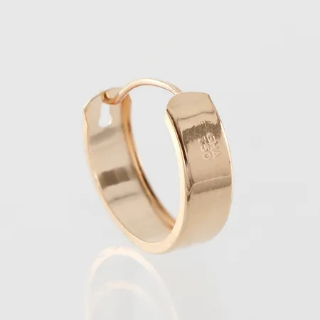 Udda Örhänge, Ø ca 14,5mm, bredd 4,2mm, Guldfynd, 18k Vikt: 0,5 g