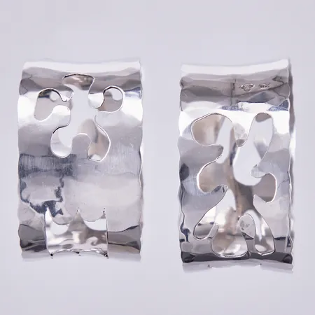 2 servettringar, Ø ca 47mm, 49mm, bredd: ca 25mm, 830/1000, silver Vikt: 36,4 g