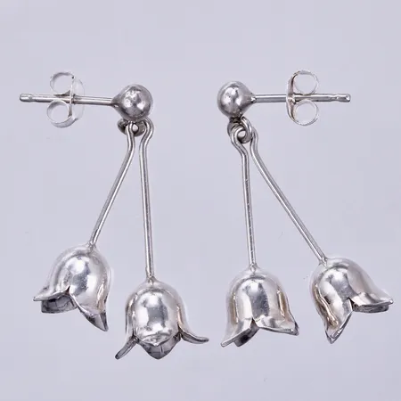 Ett par örhängen blommor, längd: ca 2,5cm, bredd: ca 17mm, 925/1000, silver Vikt: 3,4 g