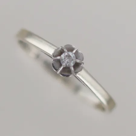 Ring diamanter 0,04ct Ø 16,5 mm 18k 1,7gr Vikt: 1,7 g