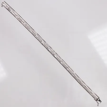 Armband, halvstelt, mönstrad, 19cm, bredd 6mm, 835/1000 silver Vikt: 11,8 g