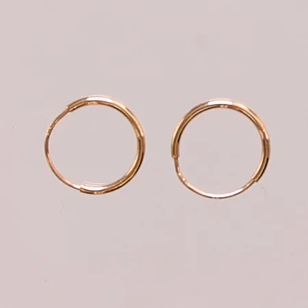 Ett par örhängen, 10mm, 18K 0,3g.