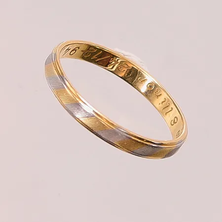 Ring, Ø20¼, bredd:3mm, gravyr, detaljer i Platina, 18K 3,2g.