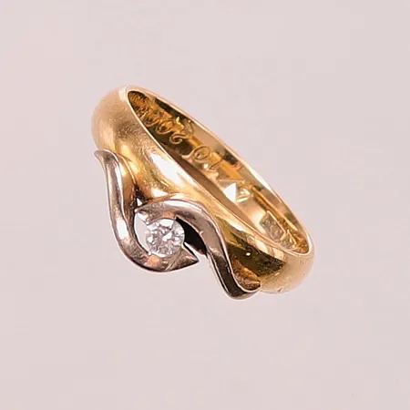Ring, diamant 0,10ct, Ø17¾, bredd:4-7mm, gravyr, 18K 5,2g.
