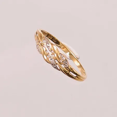 Ring, diamanter 4x ca 0,005ct, Ø19, bredd:5mm, 18K 1,3g.