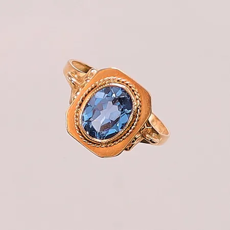 Ring, Ø17, bredd:13mm, blå sten, 18K 2,4g.