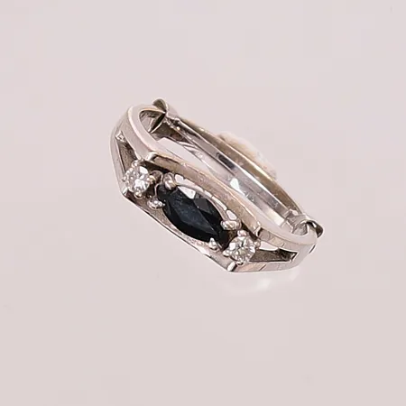 Ring, diamanter 2x ca 0,03ct, Ø17, bredd:6mm, sliten rodiering, 18K 4,7g.