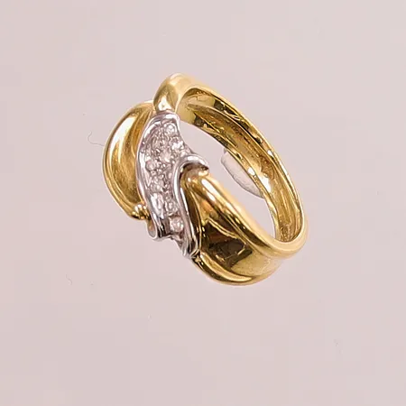Ring, diamanter 11x ca 0,01ct, Ø17¾, bredd:10mm, 18K 7,3g.