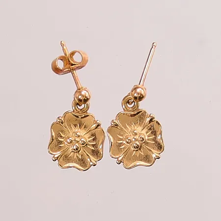 Ett par örhängen "blommor", 17mm, en snurrebuss saknas, 18K 2,1g.