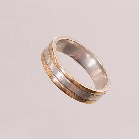 Ring, Ø20, detaljer i guld, 925/1000 Silver 7,5g.