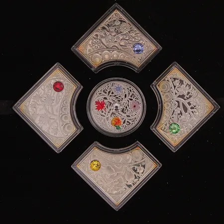 Myntsamling Four Seasons, design: Piotr Demitraszek, etui, certifikat 925/1000 Silver 58g.