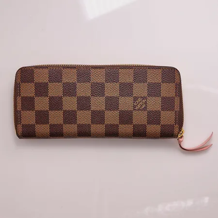 Plånbok Louis Vuitton Clémence Wallet, Damier Ebene Canvas, modell N41626, Rose Ballerine, dustbag, kartong, kvittokopia. Skickas med postpaket.