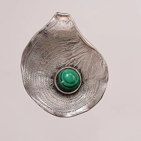 Brosch, malakit, 50mm, 830/1000 Silver 14,7g.