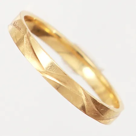 Ring mönstrad, stl 20¼, bredd: 3mm, gravyr, 18K Vikt: 2,9 g