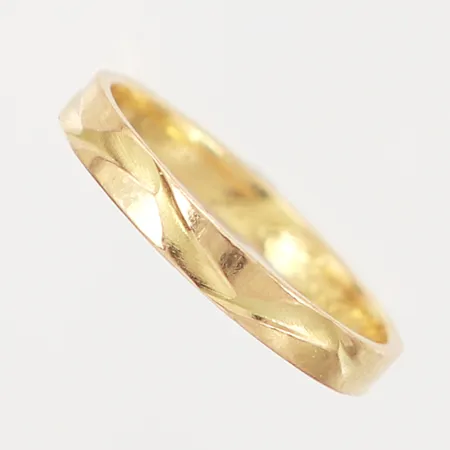 Ring mönstrad, stl 17¾, bredd: 3mm, gravyr, 18K Vikt: 2,4 g