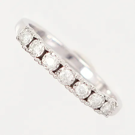 Ring vitguld med diamanter 7x0,03ct, stl 18½, bredd: 2-3mm, GHA, 18K Vikt: 2,9 g
