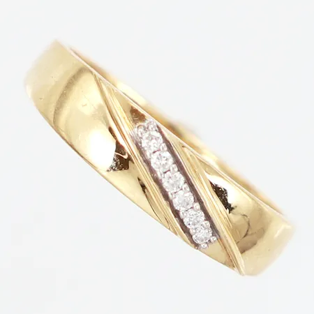 Ring med diamanter 6x0,01ct, stl 18¼, bredd: 2,5-5mm, GHA, 18K Vikt: 3,1 g