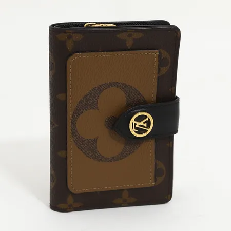 Plånbok, Louis Vuitton PF. Juliette, monogram canvas, 13x9x2cm, fyra kortfack, sedelfack, myntfack med dragkedja i gulmetall, tryckknapp med LV emblem i gulmetall, fint skick Vikt: 0 g