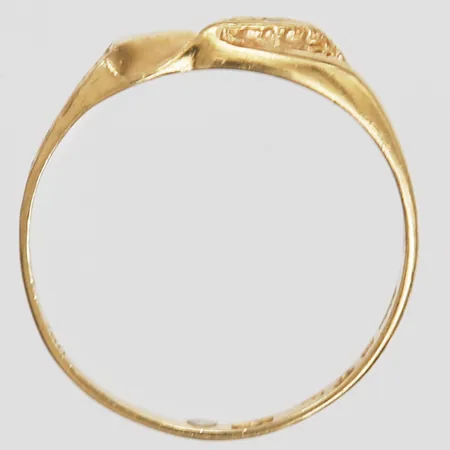 Ring med åttkantsslipad diamant ca 0,01ct, stl: 15¾, 18K guld Vikt: 1,3 g